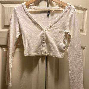 H&M Divided Cropped Long Sleeve Sweater